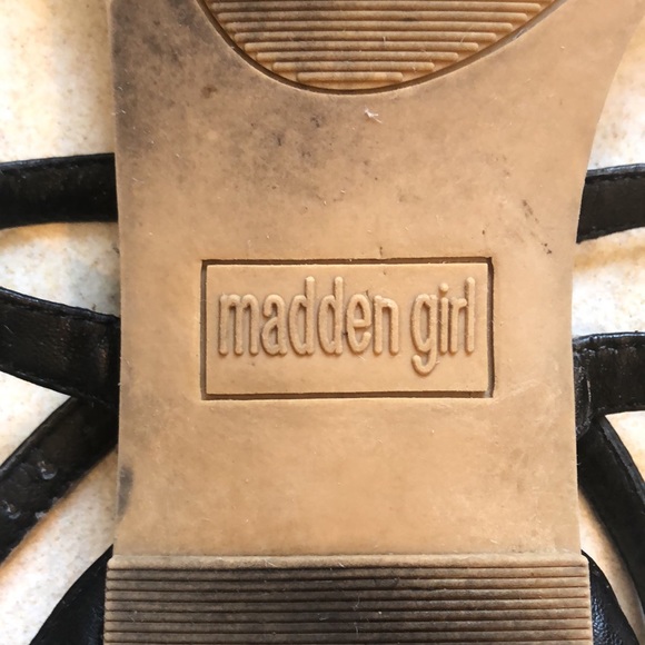 Madden Girl Leather Strap Sandals Size 9 - Picture 9 of 13